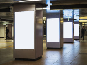 デジタルサイネージで求められるIoTゲートウェイの安定性とは